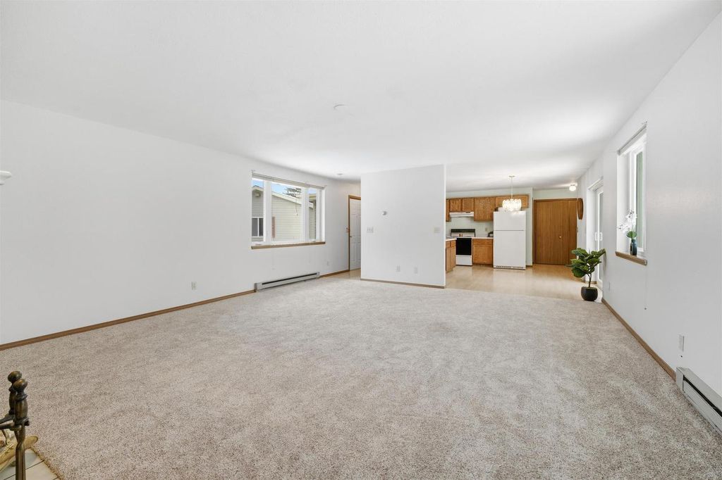 Photo of 1035 S West COURT #B, Appleton, WI 54915 (MLS # 50320314)