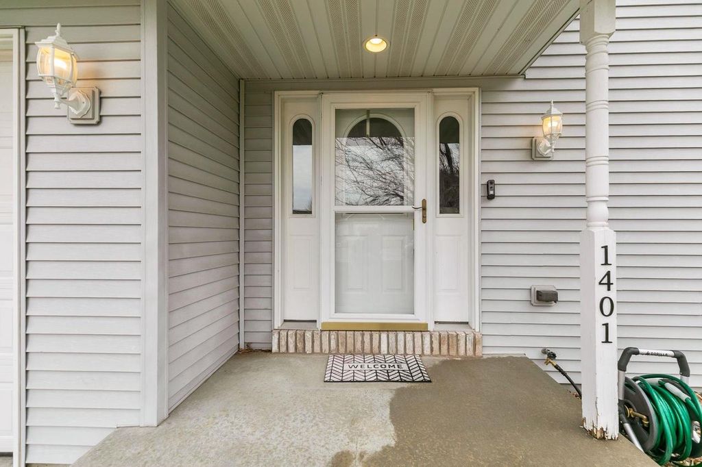 Photo of 1401 Haymeadow COURT, New London, WI 54961 (MLS # 50323400)