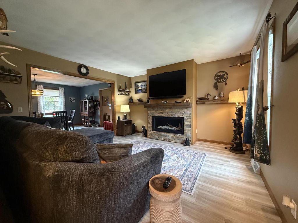 Photo of 938 Nantucket DRIVE, Janesville, WI 53546 (MLS # 2022017)