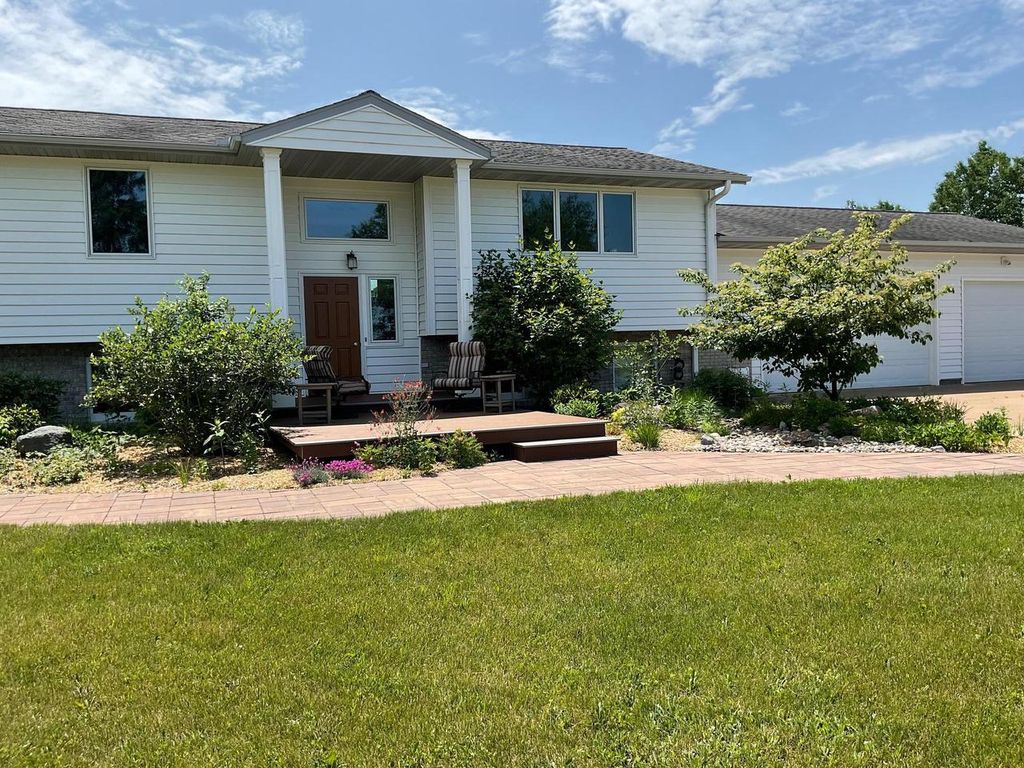 Photo of 169003 Shorewood DRIVE, Rosholt, WI 54473 (MLS # 22600563)