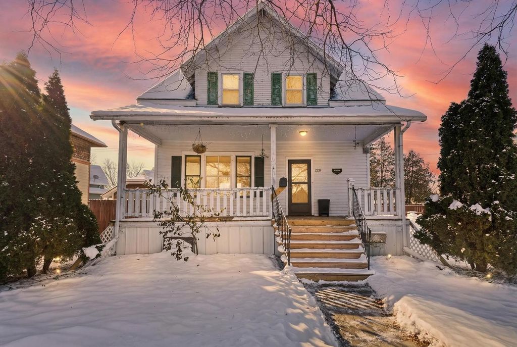 Photo of 220 Fond du Lac AVENUE, Fond Du Lac, WI 54935 (MLS # 50318995)