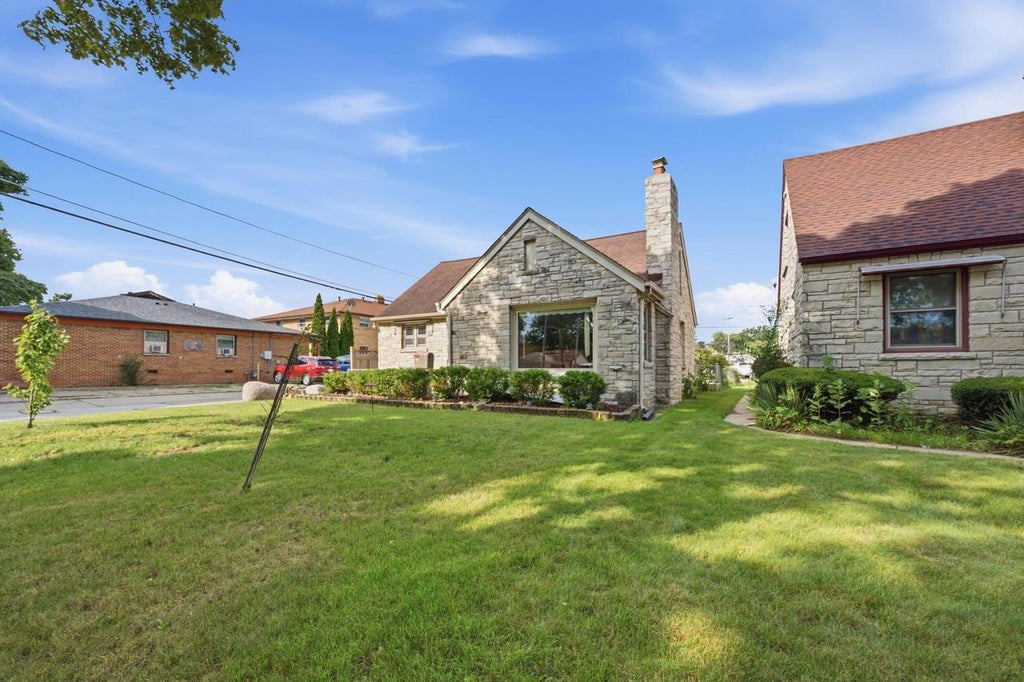 Photo of 4823 N 66th STREET, Milwaukee, WI 53218 (MLS # 1981855)