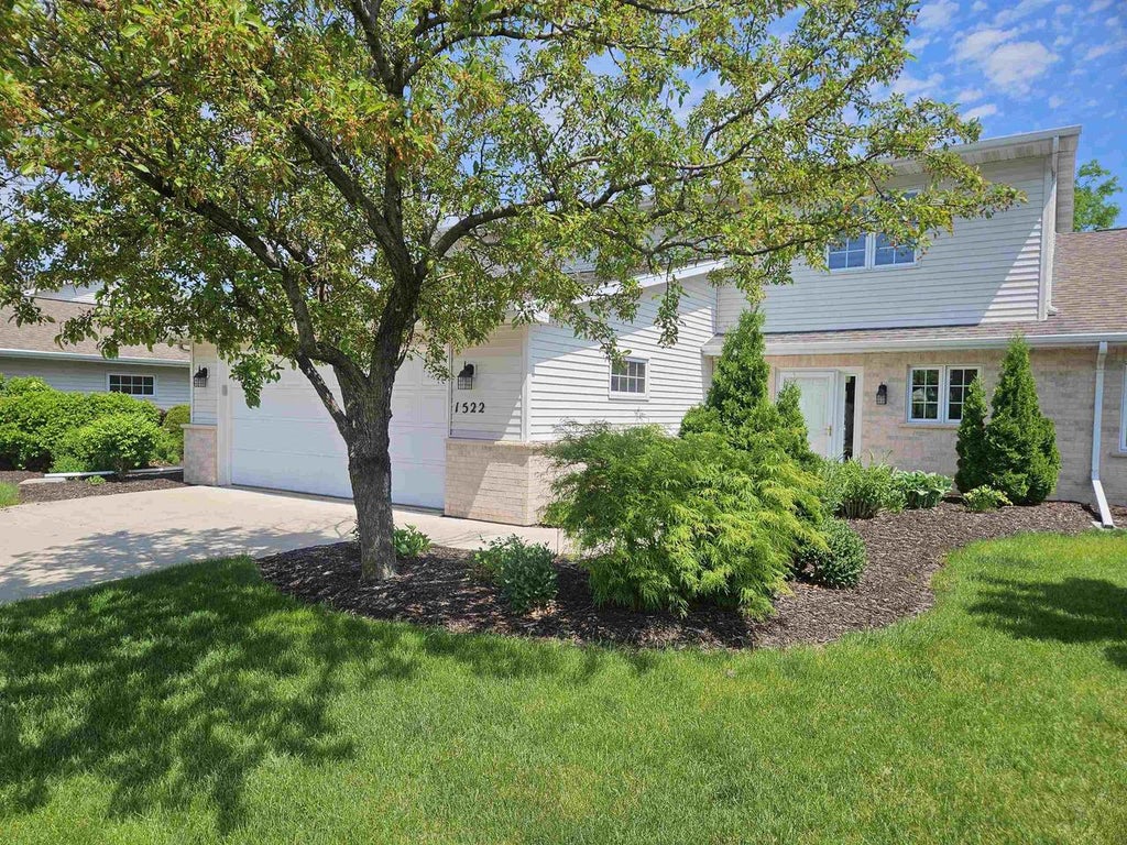 Photo of 1522 River Pines DRIVE, Green Bay, WI 54311 (MLS # 50327006)