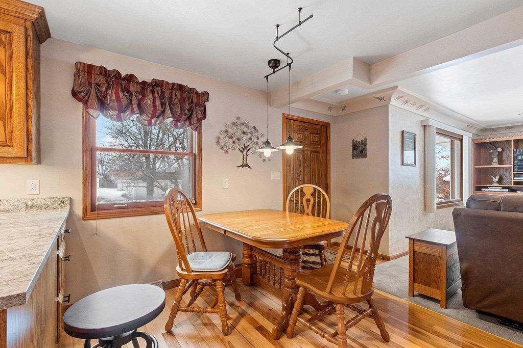 Photo of 1035 E Kimberly AVENUE, Kimberly, WI 54136 (MLS # 50320958)