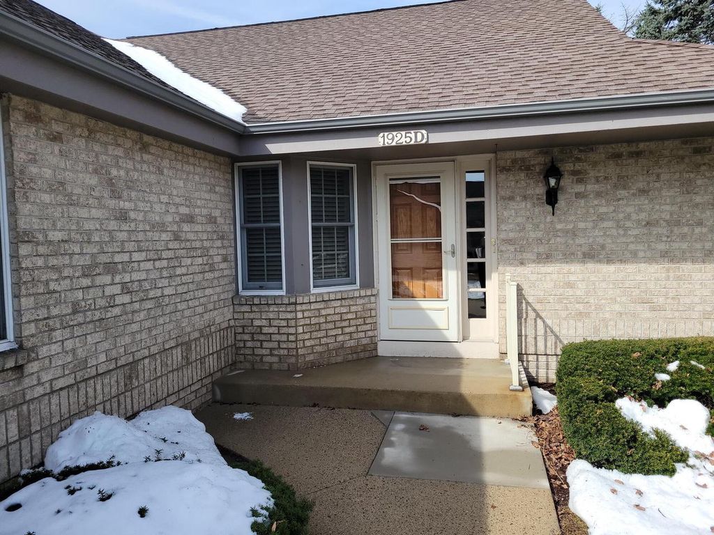 Photo of 1925 Springbrook N #D, Waukesha, WI 53186 (MLS # 1954743)