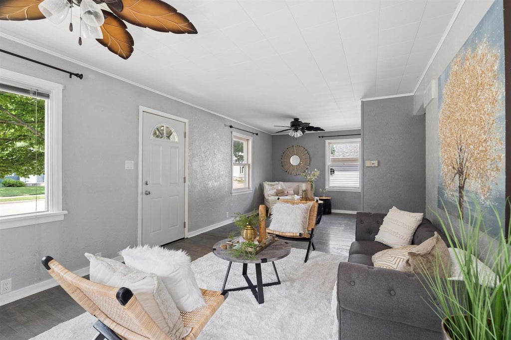 Photo of 1820 Alaska STREET, Oshkosh, WI 54902 (MLS # 50331129)