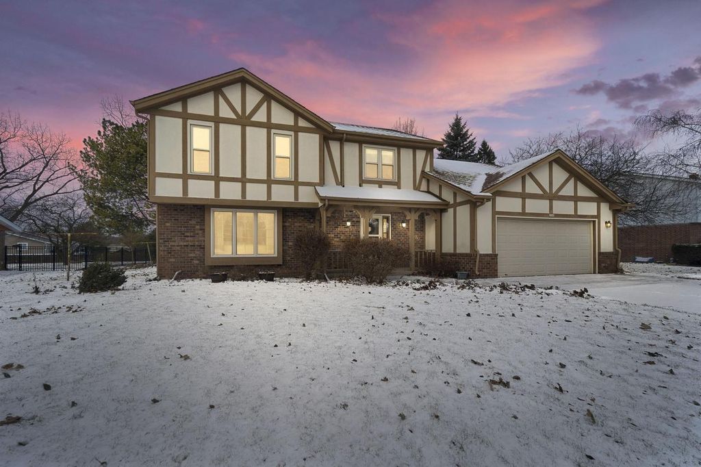 Photo of 6585 N Range Line ROAD, Glendale, WI 53209 (MLS # 1947527)