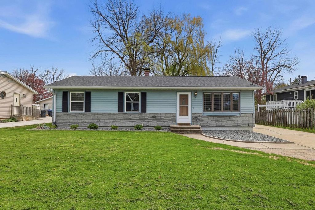 Photo of 417 S 3rd STREET, Winneconne, WI 54986 (MLS # 22601797)