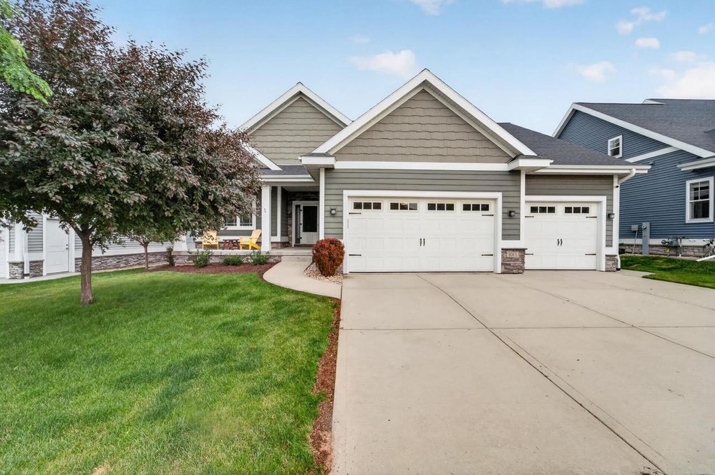 Photo of 1013 Tara LANE, Waunakee, WI 53597 (MLS # 2025793)