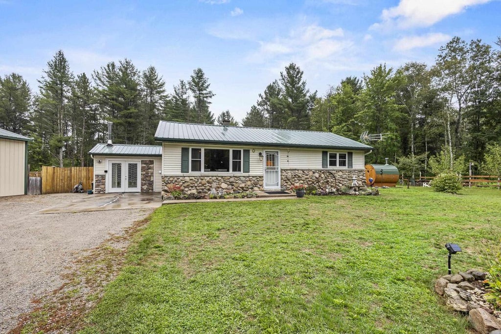 Photo of N7396 Mazor LANE, Crivitz, WI 54114 (MLS # 50331945)