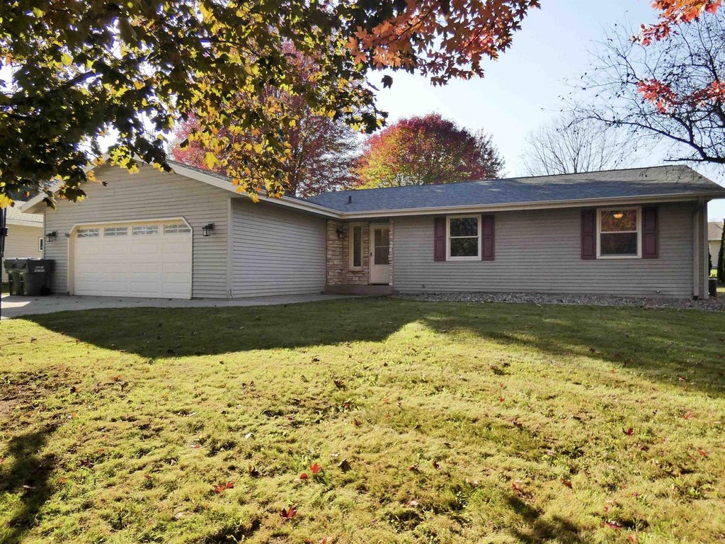 Photo of 727 Woodside DRIVE, Seymour, WI 54165 (MLS # 50334704)