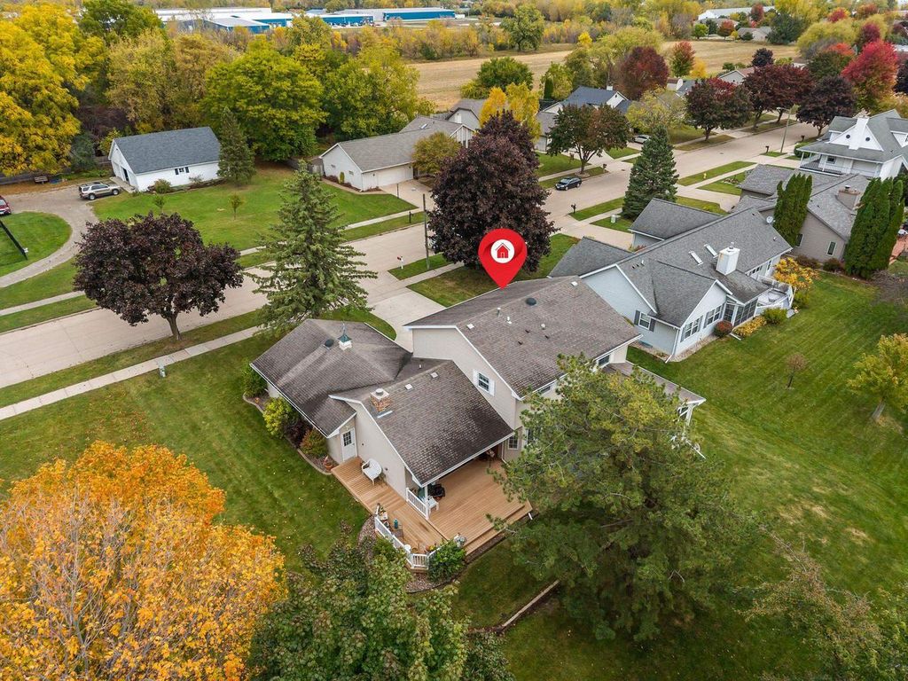 Photo of 1211 Park Ridge AVENUE, Oshkosh, WI 54901 (MLS # 50320829)