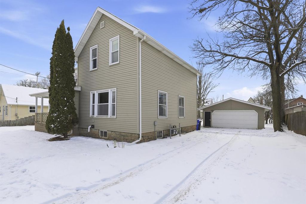 Photo of 221 E Winebago STREET, Appleton, WI 54911 (MLS # 50320866)