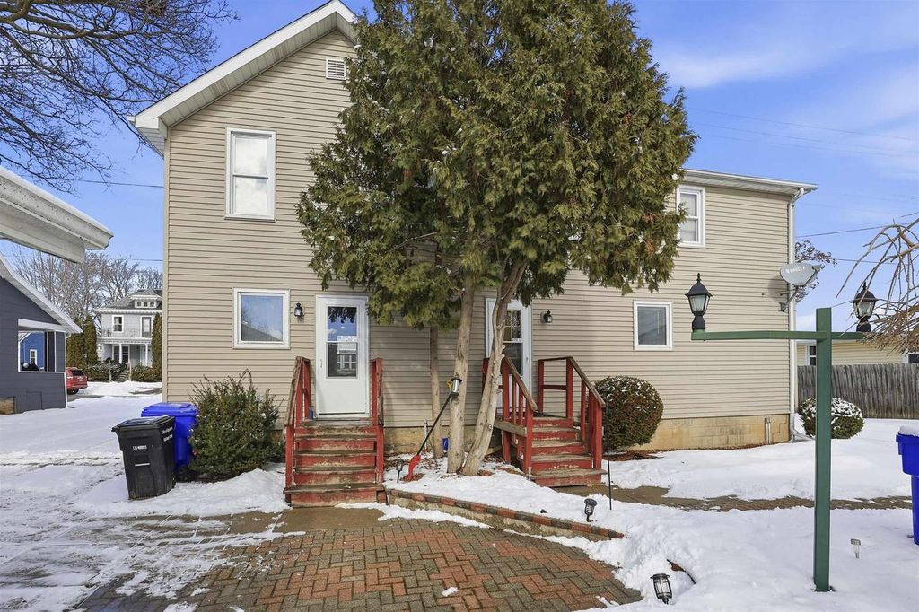 Photo of 221 E Winebago STREET, Appleton, WI 54911 (MLS # 50320866)