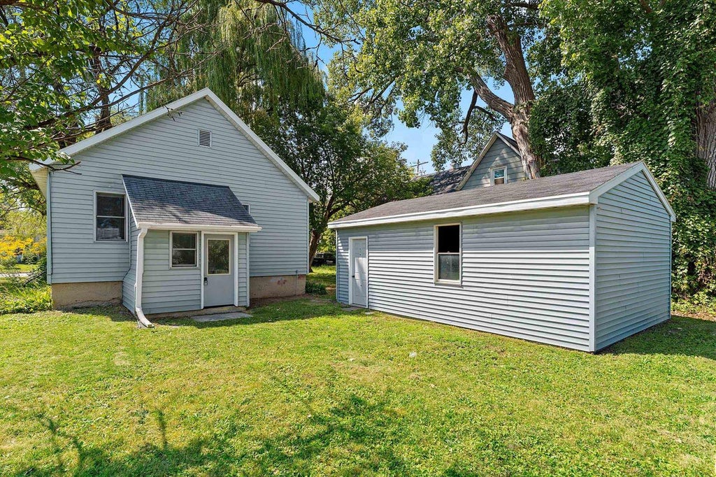 Photo of 1021 Klaus STREET, Green Bay, WI 54302 (MLS # 50332903)