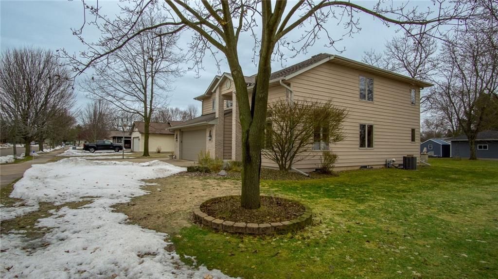 Photo of 3103 Green View DRIVE, Eau Claire, WI 54703 (MLS # 1598805)