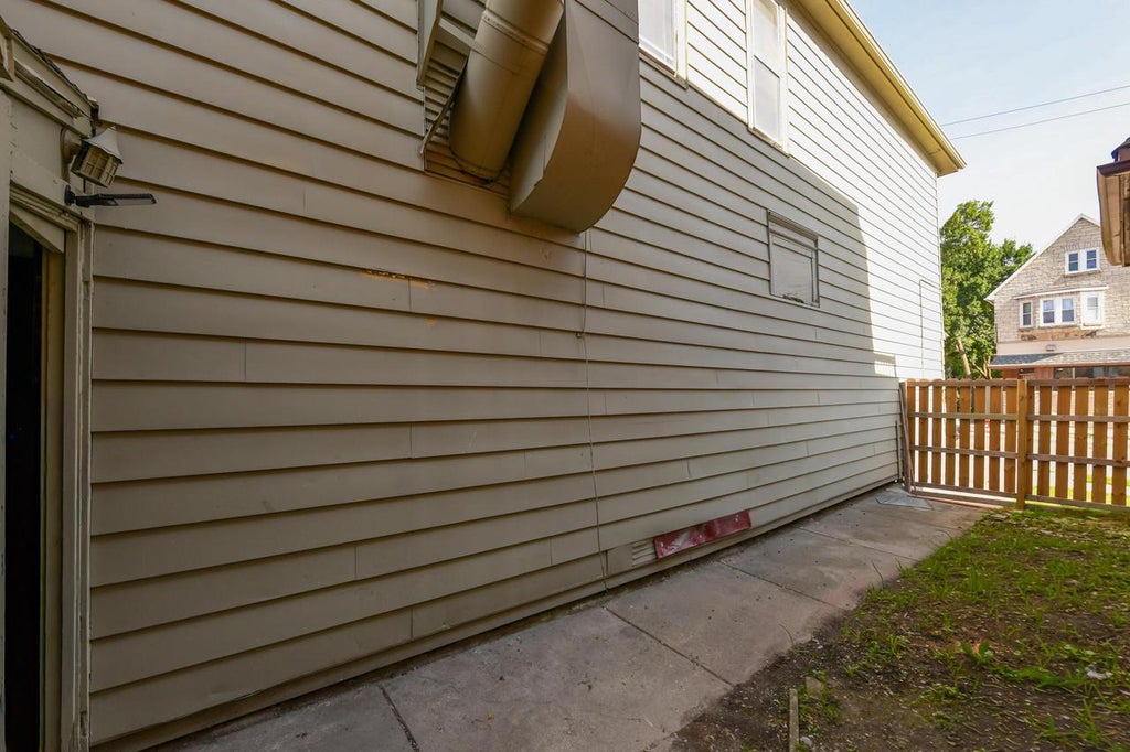 Photo of 1937 W Greenfield AVENUE, Milwaukee, WI 53204 (MLS # 1970370)