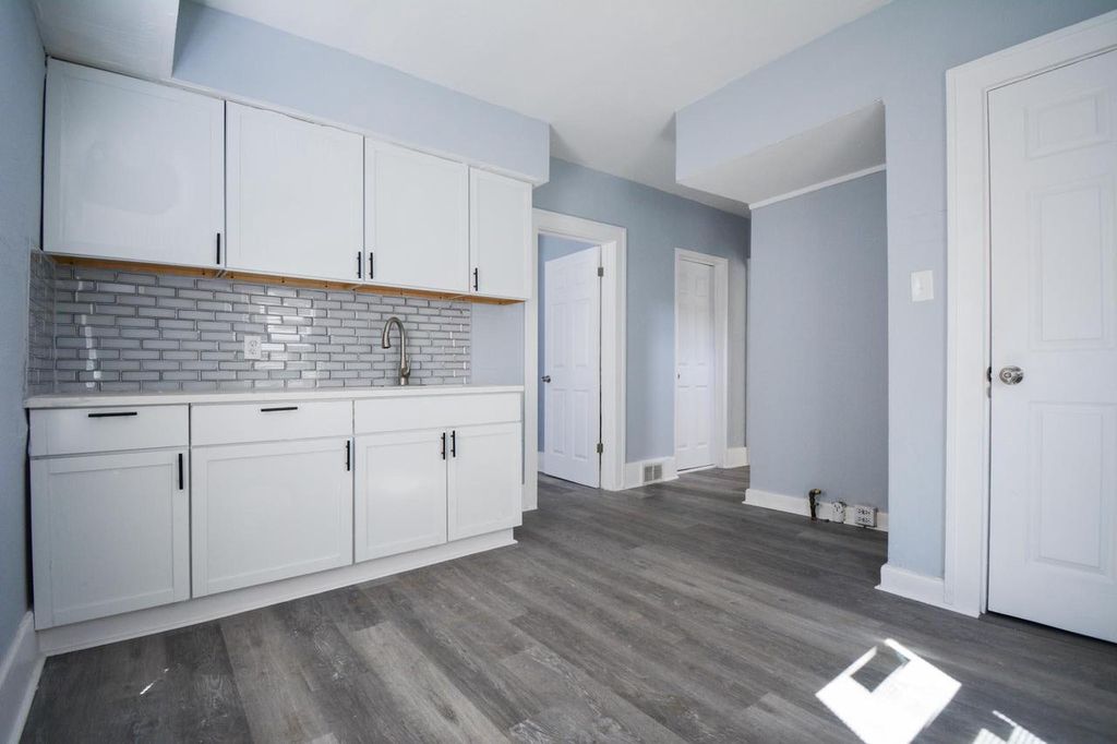 Photo of 2172 W Forest Home AVENUE, Milwaukee, WI 53215 (MLS # 1947637)