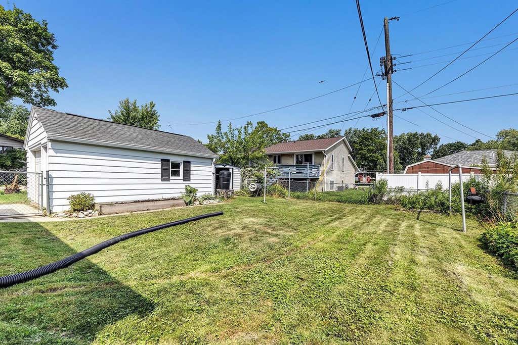 Photo of 1947 Farlin AVENUE, Green Bay, WI 54302 (MLS # 50330572)