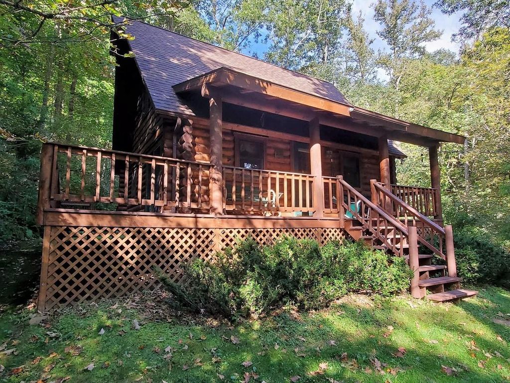 Photo of 1919 N Summit AVENUE #10B, Milwaukee, WI 53202 (MLS # 1944420)