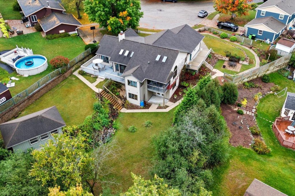 Photo of 710 Moraine COURT, Kewaskum, WI 53040 (MLS # 1936405)