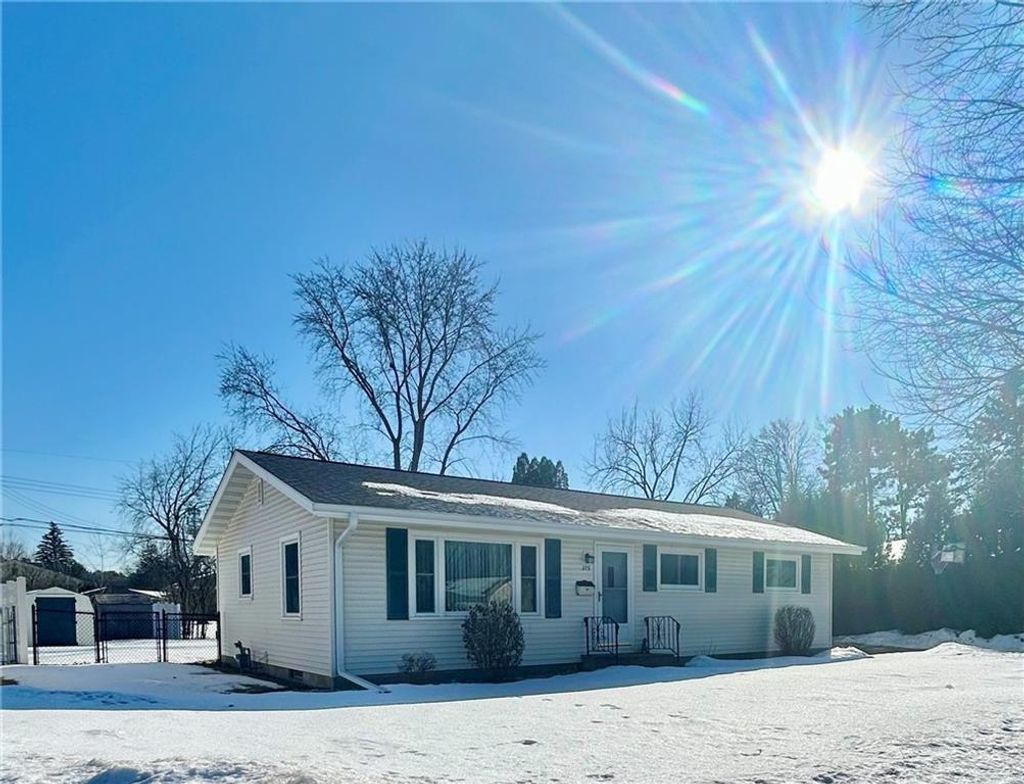 Photo of 315 E Grant AVENUE, Eau Claire, WI 54701 (MLS # 1598376)