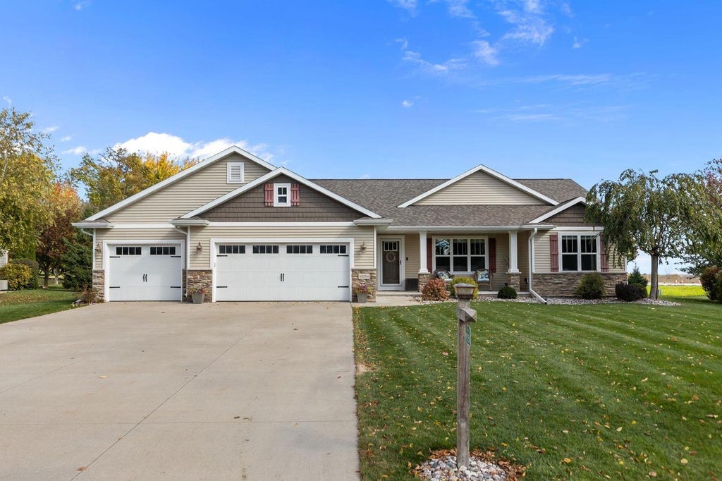 Photo of N2254 Cornhusk DRIVE, Greenville, WI 54942 (MLS # 50334547)
