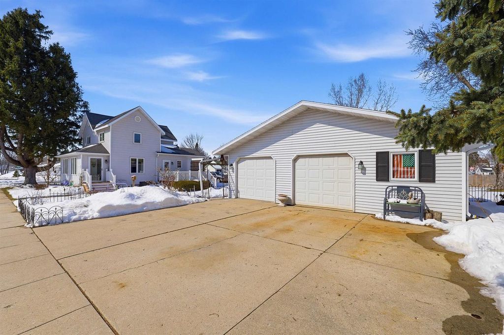 Photo of 407 W Cherry STREET, Fox Lake, WI 53933 (MLS # 2018875)