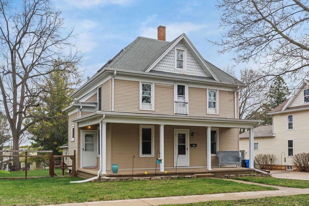 Photo of 804 E Main STREET, Mount Horeb, WI 53572 (MLS # 2020757)