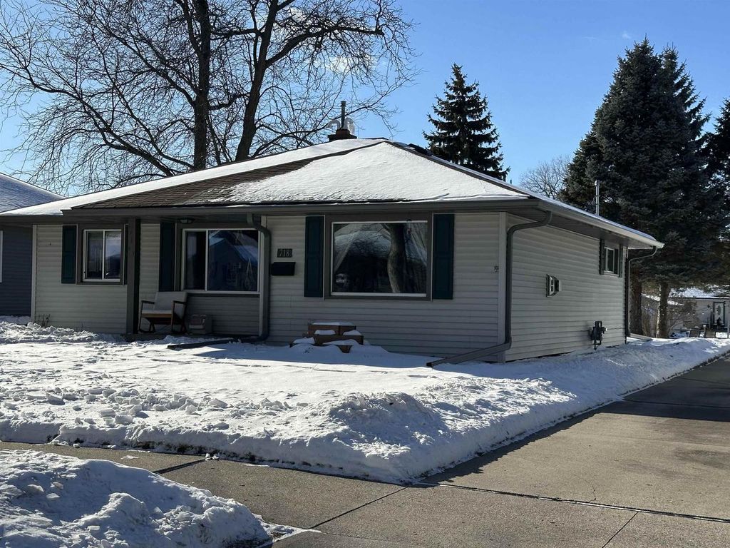 Photo of 718 Grove STREET, Beaver Dam, WI 53916 (MLS # 2015713)