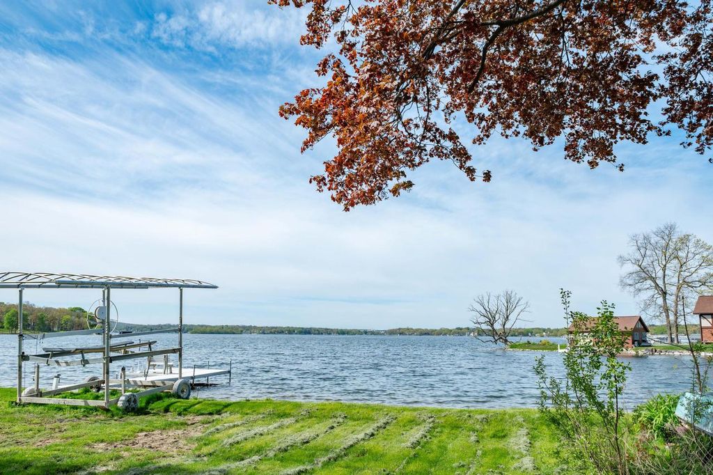 Photo of 2717 Ridley ROAD, Hartland, WI 53029 (MLS # 1961772)