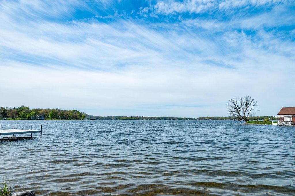 Photo of 2717 Ridley ROAD, Hartland, WI 53029 (MLS # 1961772)