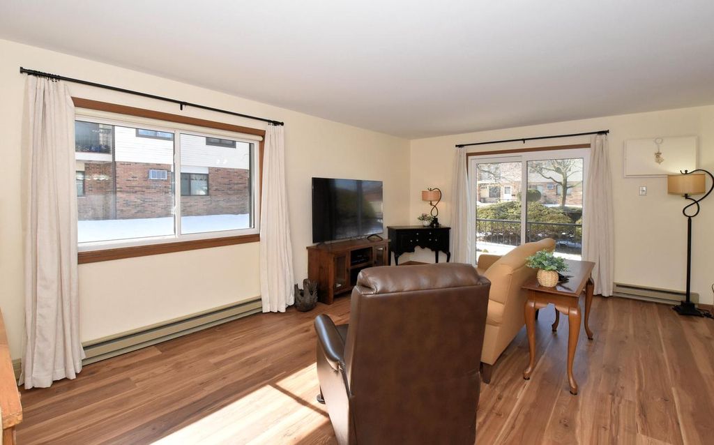 Photo of 4502 S Greenridge CIRCLE, Greenfield, WI 53220 (MLS # 1950502)