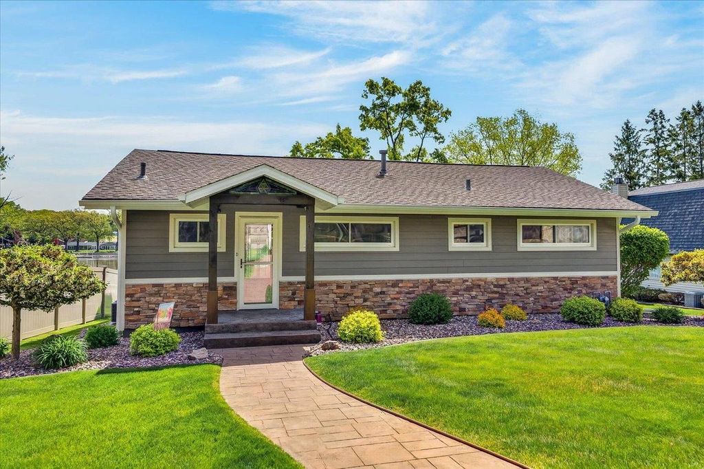 Photo of 10094 N Bigalow LANE, Edgerton, WI 53534 (MLS # 2023903)
