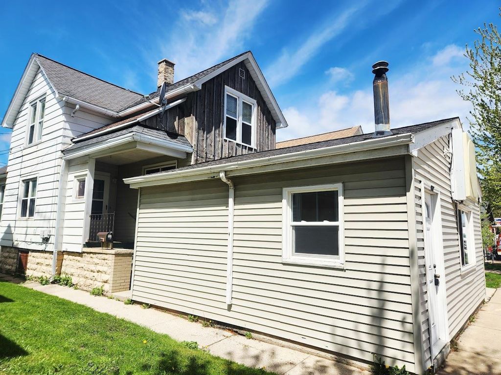 Photo of 410 N Main STREET, Fond Du Lac, WI 54935 (MLS # 50324449)