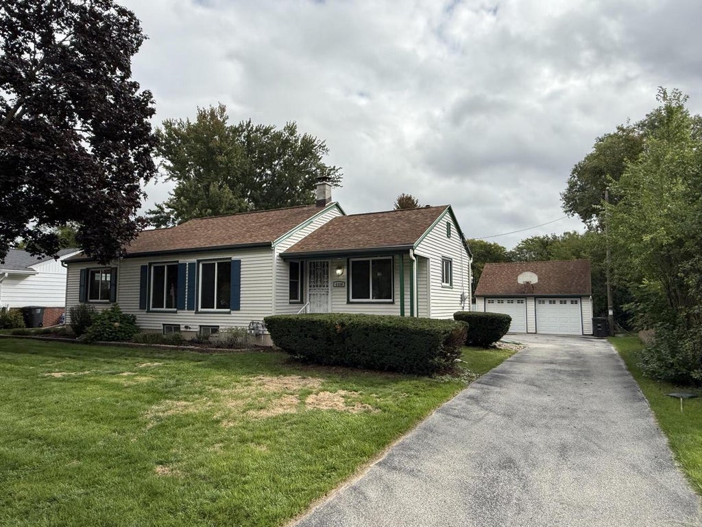 Photo of 4550 N 103rd STREET, Wauwatosa, WI 53225 (MLS # 1981827)