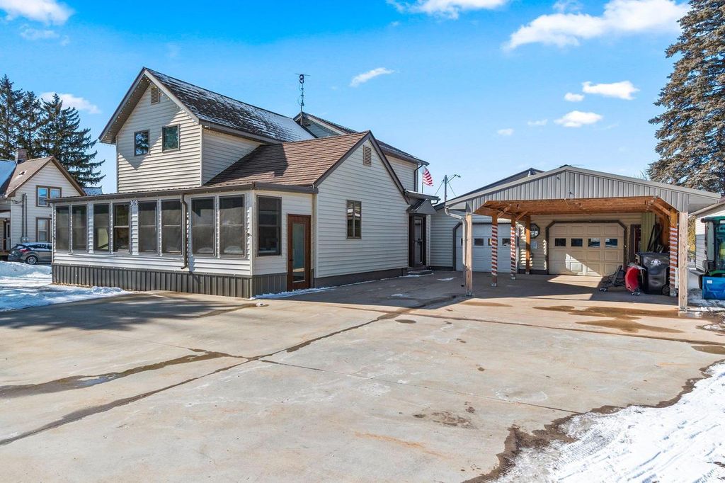 Photo of 309 S Warrington AVENUE, Cecil, WI 54111 (MLS # 50321592)