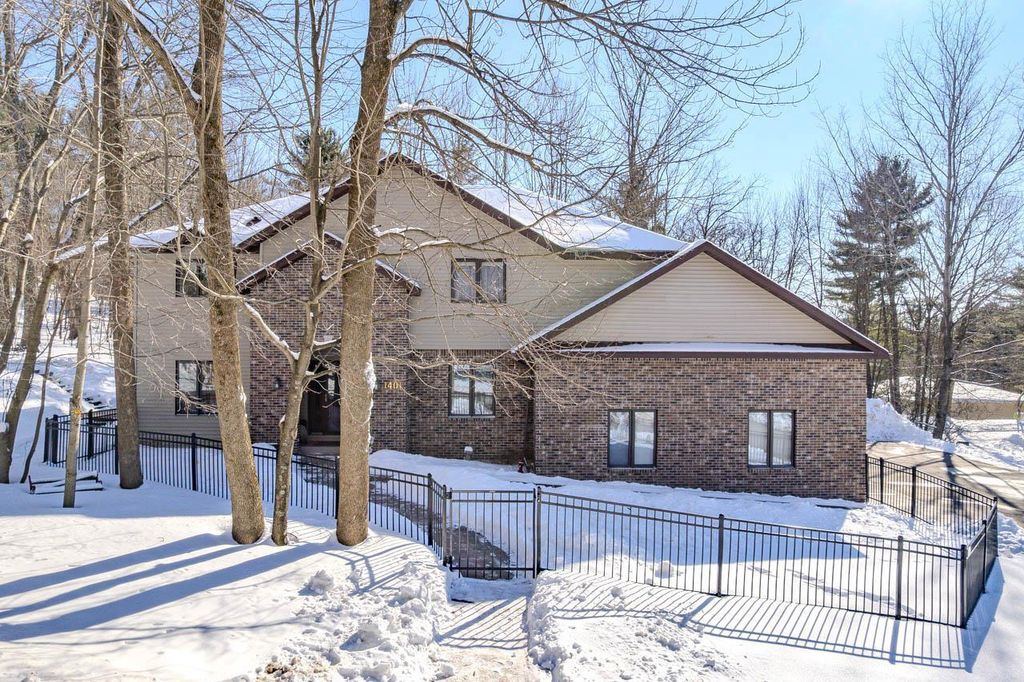 Photo of 1401 Woodland Ridge ROAD, Wausau, WI 54403 (MLS # 22600730)
