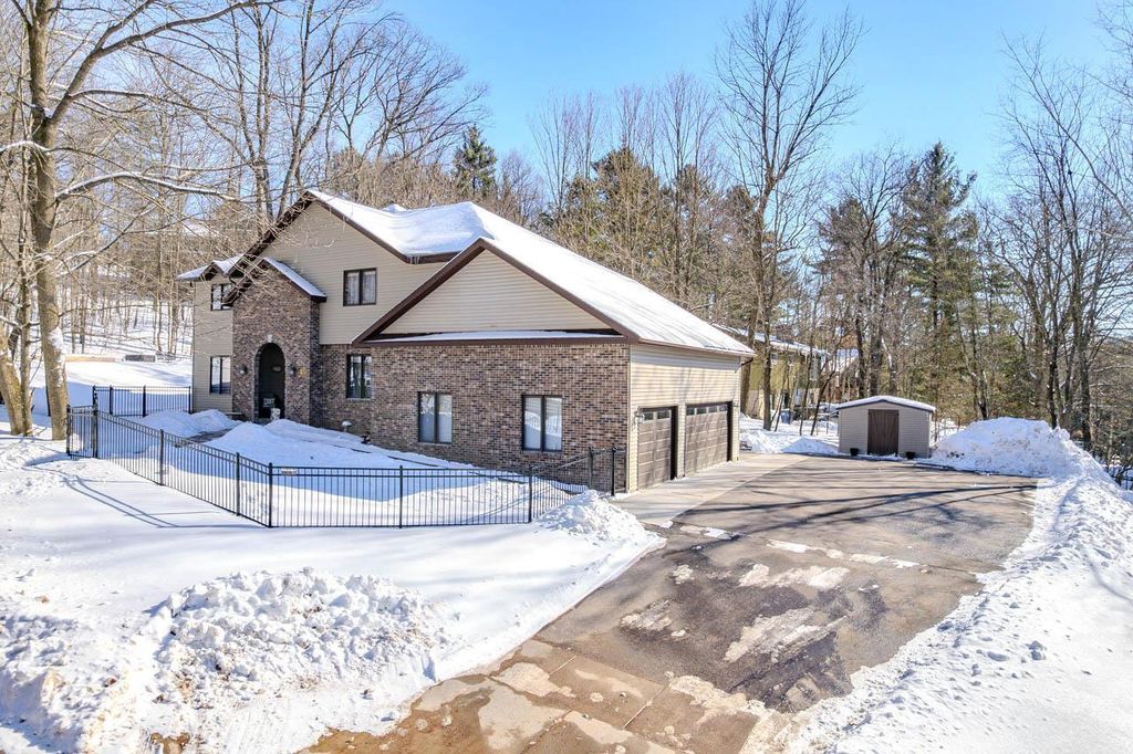 Photo of 1401 Woodland Ridge ROAD, Wausau, WI 54403 (MLS # 22600730)