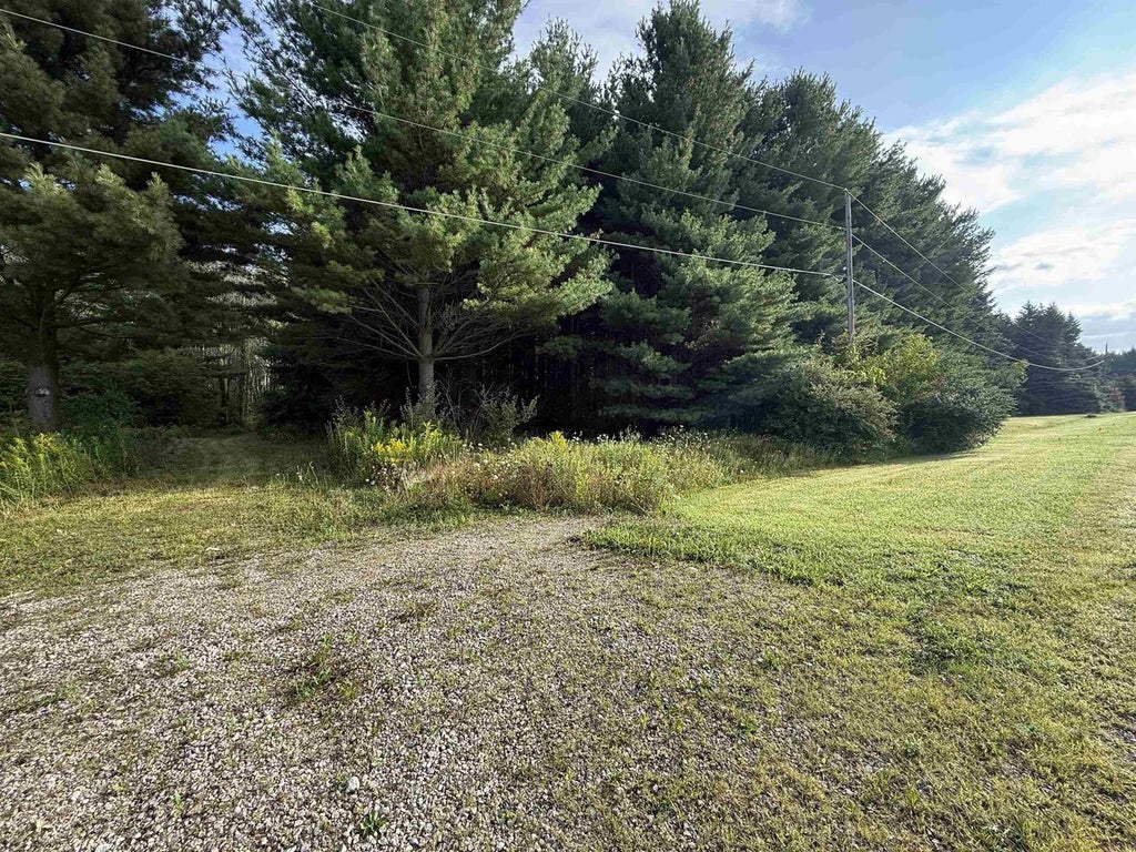 Photo of 444 Oakridge DRIVE, Hobart, WI 54155 (MLS # 50332977)