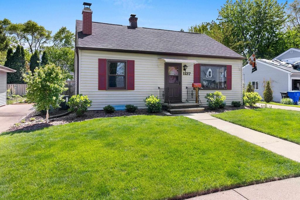 Photo of 1137 E Jardin STREET, Appleton, WI 54911 (MLS # 50326067)