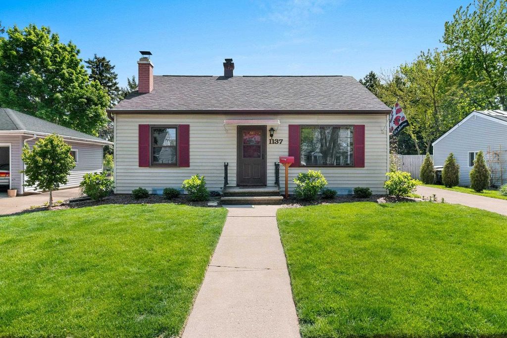 Photo of 1137 E Jardin STREET, Appleton, WI 54911 (MLS # 50326067)