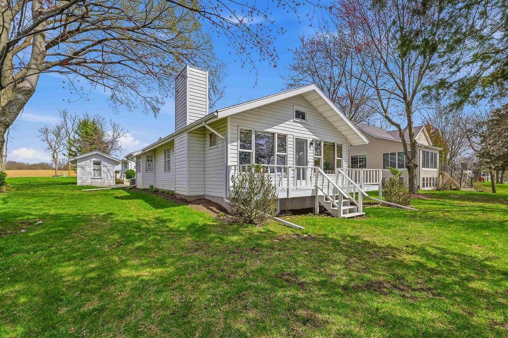 Photo of W3403 Orchard AVENUE, Green Lake, WI 54941 (MLS # 2021182)