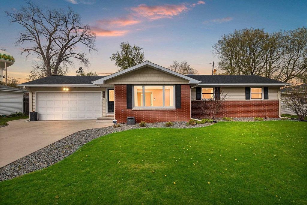 Photo of 980 Mancel LANE, Green Bay, WI 54304 (MLS # 50325058)