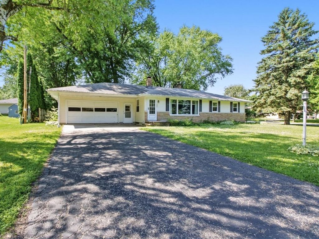 Photo of 1843 Palisades DRIVE, Appleton, WI 54915 (MLS # 50328815)