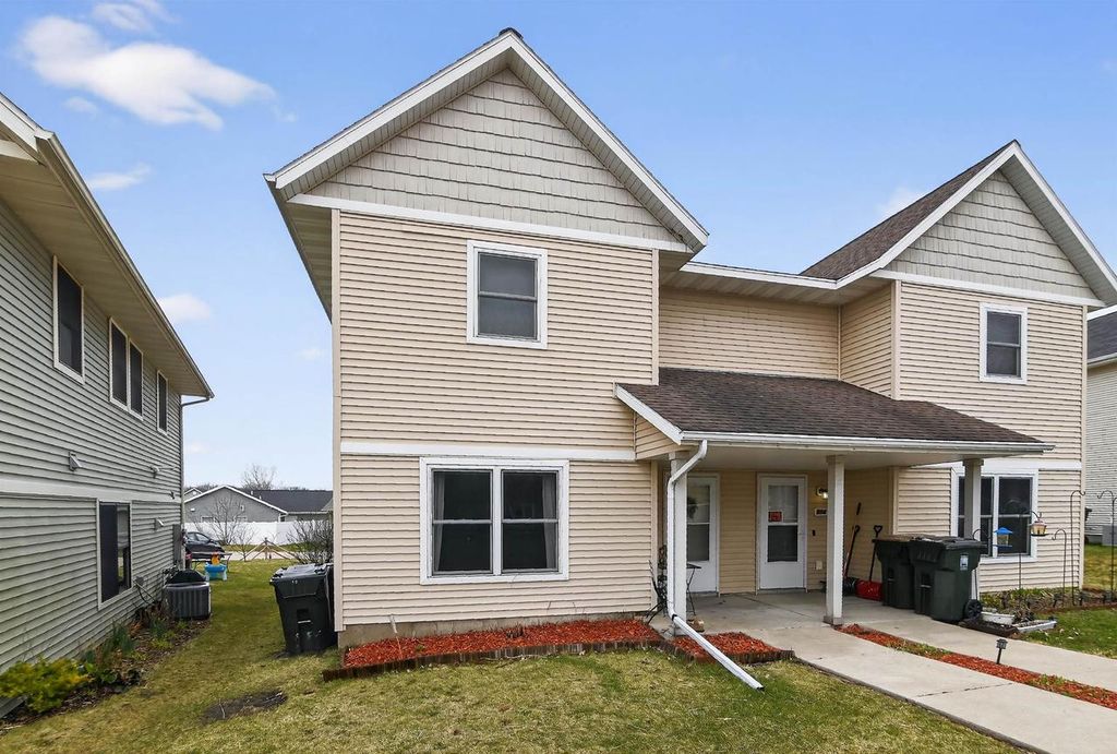 Photo of 218 S Musket Ridge DRIVE #6, Sun Prairie, WI 53590 (MLS # 2020087)