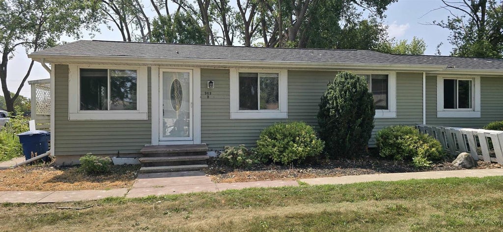 Photo of 969 7th STREET #B, Menasha, WI 54952 (MLS # 50331459)