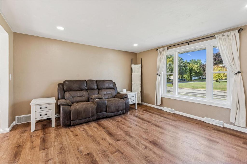 Photo of W2075 Vans COURT, Freedom, WI 54130 (MLS # 50316008)