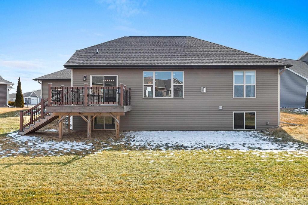 Photo of 549 Pebblestone CIRCLE, Hobart, WI 54155 (MLS # 50321911)