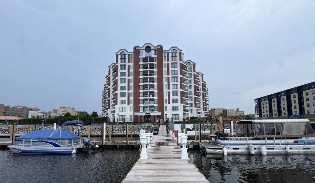 Photo of 333 Lake AVENUE #806, Racine, WI 53403 (MLS # 1949977)